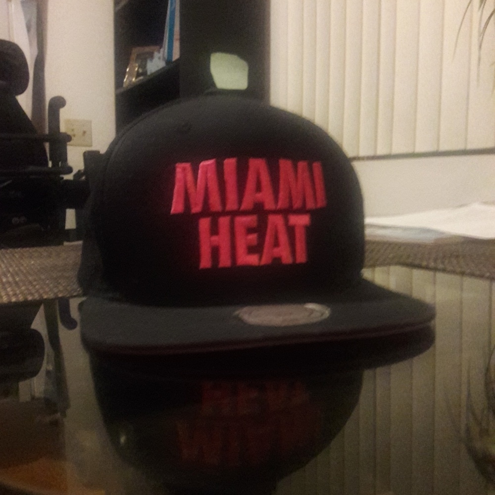 MIAMI HEAT SNAPBACK HAT